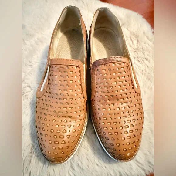 Well Feet Light Italian Platform Shoes - Picture 9 of 13